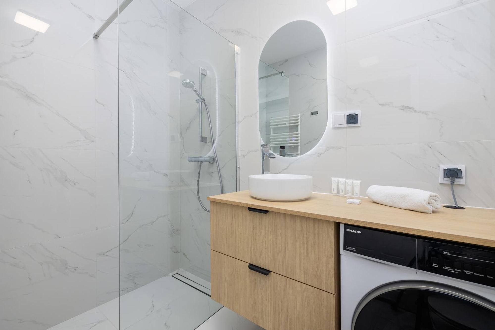 Krowoderska Apartment With Balcony Near City Center By Rent Like Home Krakau Exterior foto